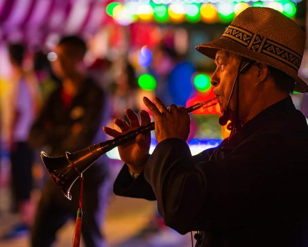 Quels sont les meilleurs moyens de promouvoir la musique folklorique de votre région?